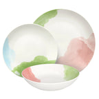 trzy talerze od scapol włoskiego producent tognana białe z pastelowym wzorem na białym tle