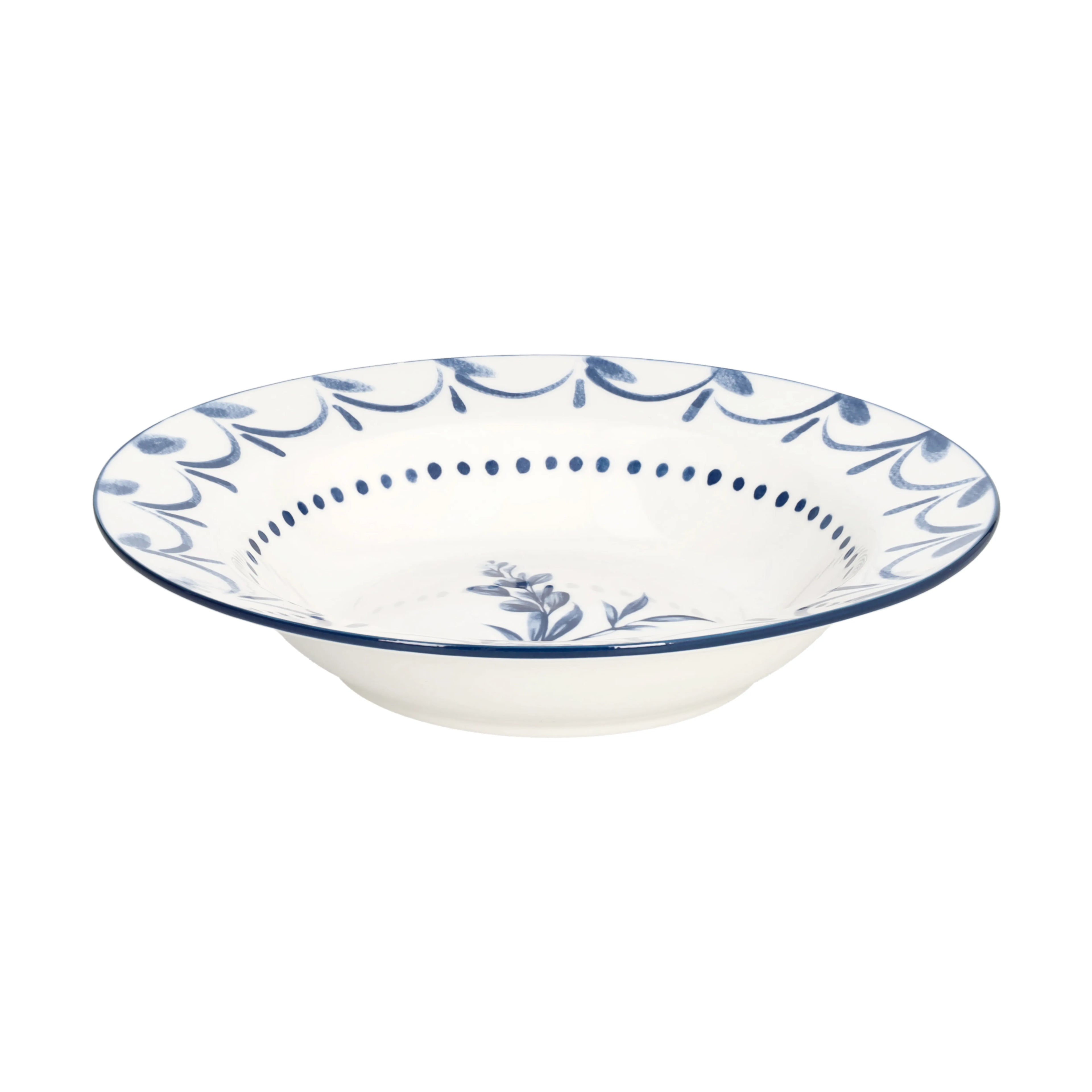 talerz do zupy głęboki z białej porcrelany i niebieski delikatny wzór marki tognana blue loira na biały tle