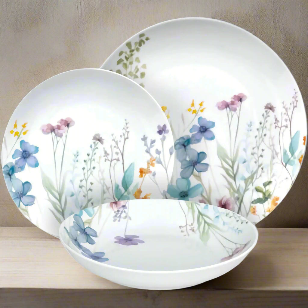 serwis obiadowy ładny delikatny idealny na prezent biały z motywem kwiatów prezentacja 