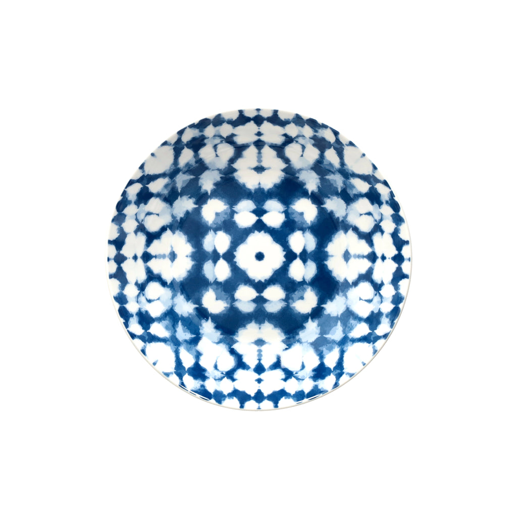 talerzyk deserowy na ciasto wchodzący w skład kompletu talerzy mirage widok z góry, niebieski we wzór